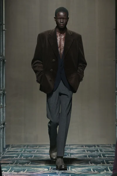 Look 13